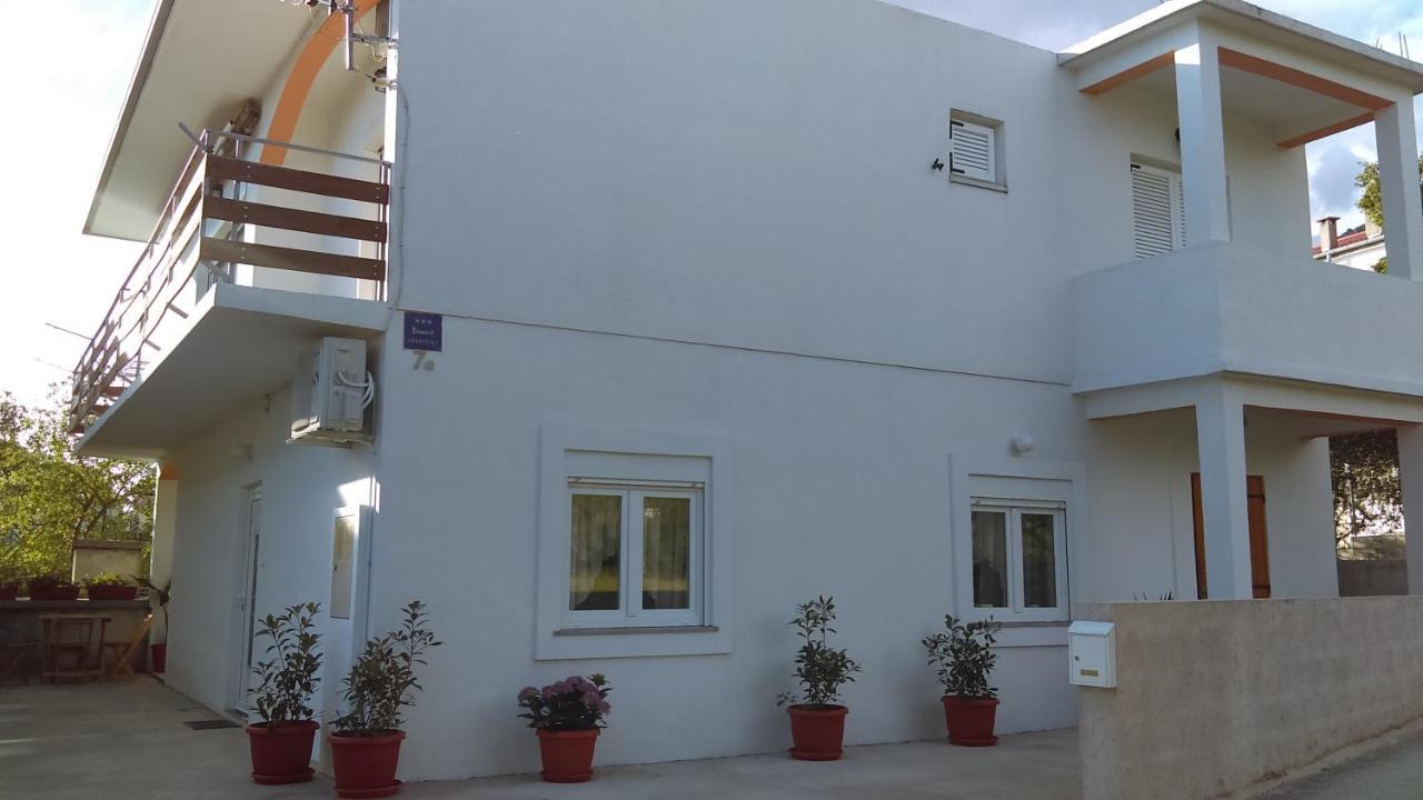Apartman Borna Starigrad Paklenica Zewnętrze zdjęcie