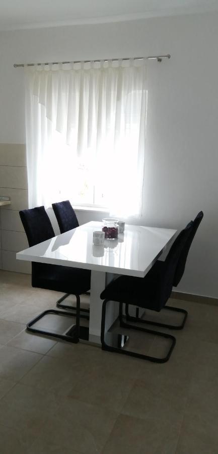 Apartman Borna Starigrad Paklenica Zewnętrze zdjęcie
